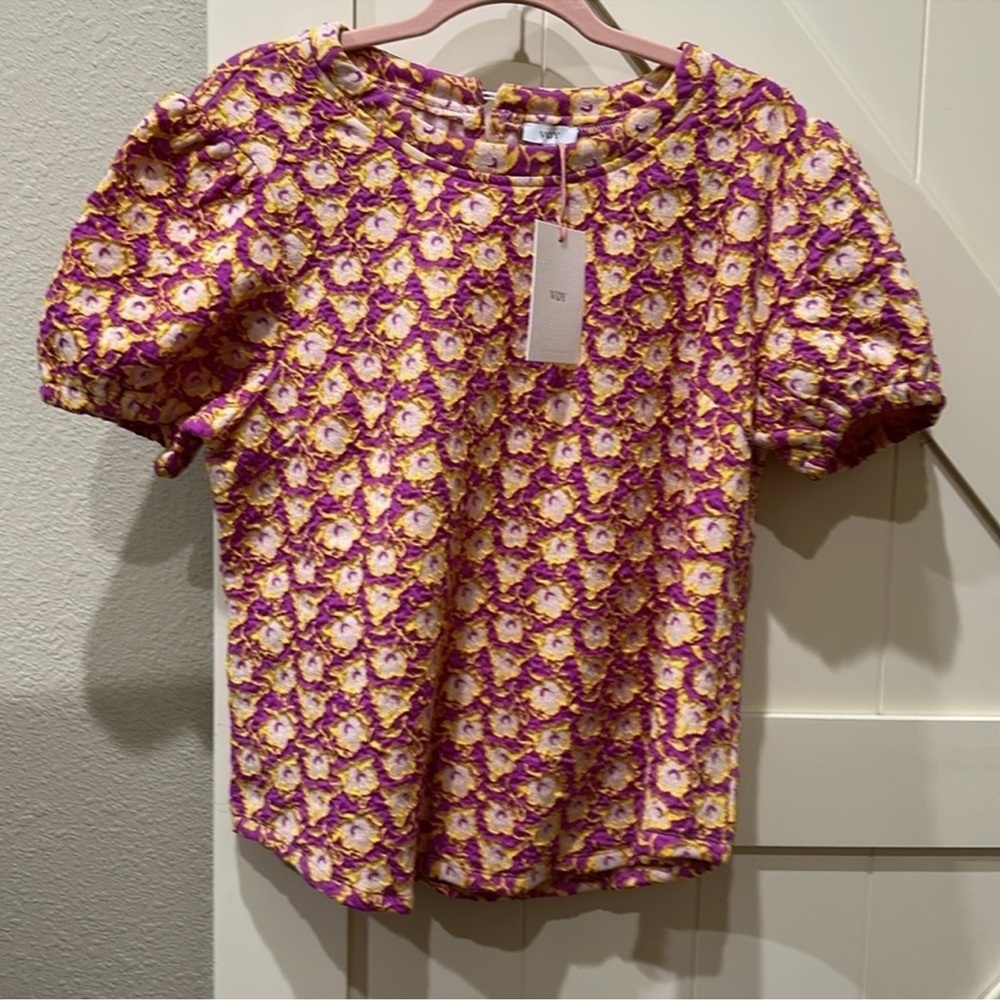 Nwt Boutique Floral Puff Sleeve Top. Size medium